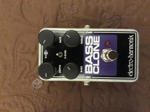 Electro Harmonix Bass clone (Pedal de bajo chorus)