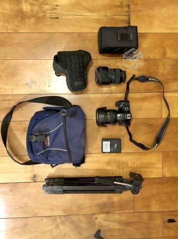 Cámara DSLR Nikon D5500 + 2 Lentes + accesorios