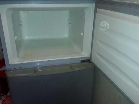 refrigerador y velador