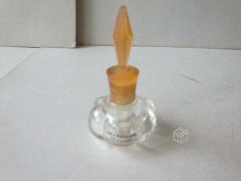 Colección de Botellitas de Perfume