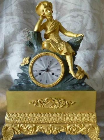 Reloj antiguo de bronce