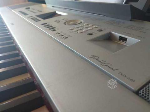 Piano Digital Yamaha Dgx-640