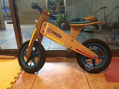 Bicicleta de aprendizaje marca Roda