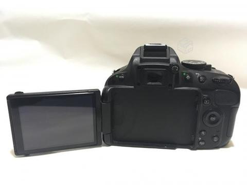 Cámara Nikon D5100 Usada Con 2 Lentes