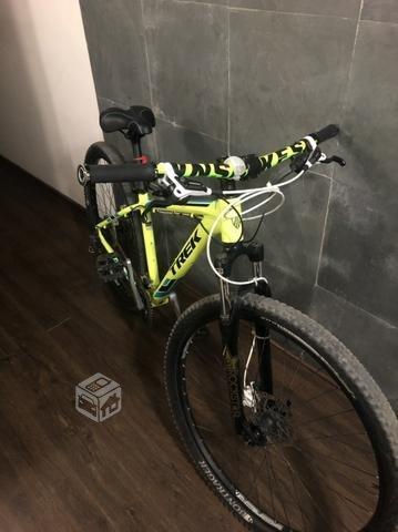 Bicicleta trek Marlin aro 29 con upgrades