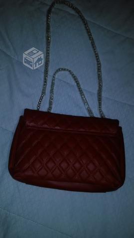 Cartera Red Bag Oriflame roja,con cadena nueva