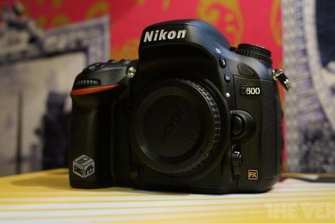 Nikon D600 + Lente 28-300