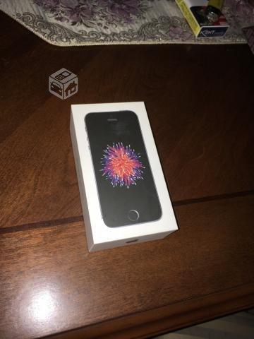 IPhone SE 16 gb Space grey