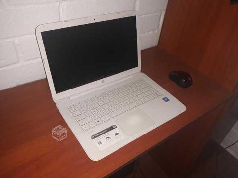 Notebook HP + mouse inalambrico