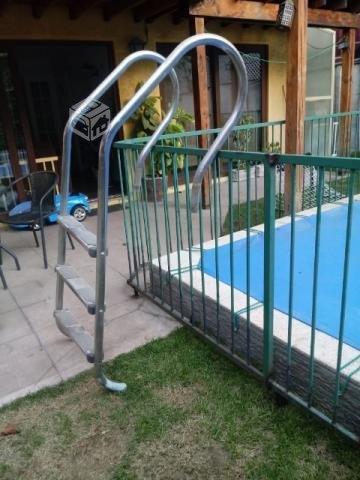 Escalera de piscina