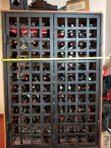 Cava de vino y licores para guardar 200 botellas