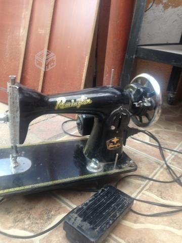 Maquina de coser antigua