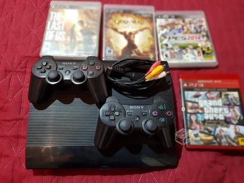 PS3 500gb en caja más 2 controles originales