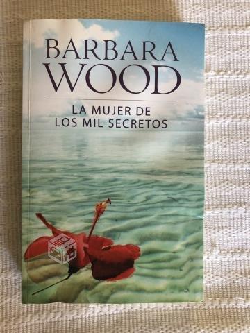 La mujer de los mil secretos (Barbara Wood)