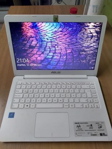 Notebook Asus 1TB 4gb ram / Perfecto estado