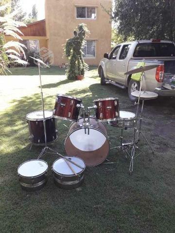 Bateria con timbales