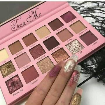 Paleta de maquillaje Tease me