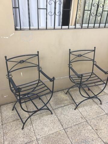 2 sillas de fierro