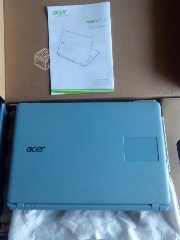 Acer E13 en buen estado con caja y manuales