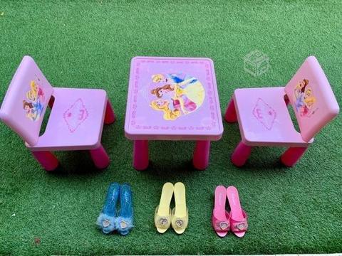 Set de dos sillas y mesa princesas Disney
