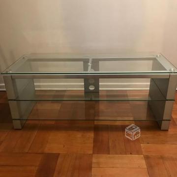 Mueble de vidrio con despacho