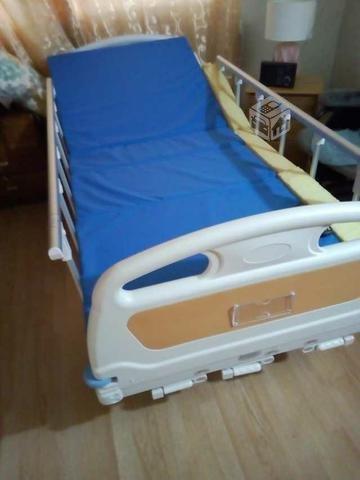 Cama clinica y colchon antiescaras con motor