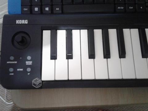 Controlador MIDI korg