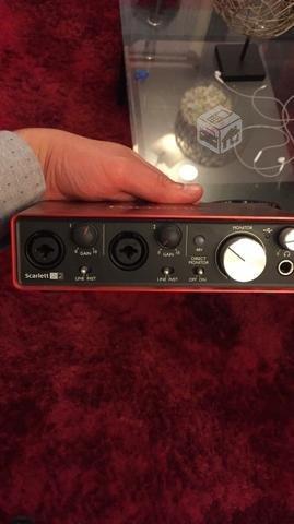 Focusrite Scarlett 2i2