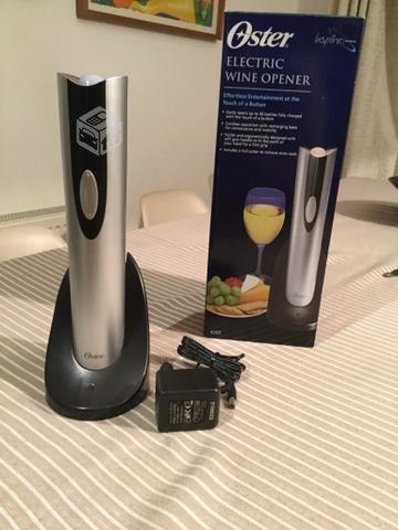 Abridor eléctrico de vino Oster SIN USO