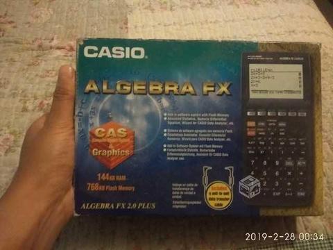 Calculadora Casio FX 2.0 plus