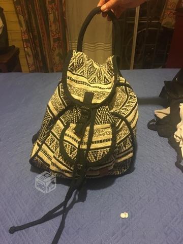 Mochila artesanal marca ROXY