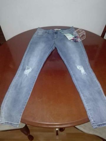 Jeans con bordado