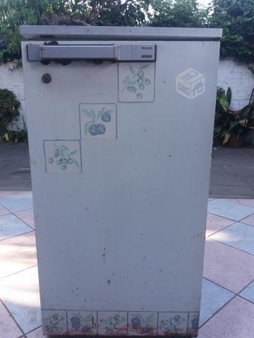 Refrigerador (85cm alto x 46cm ancho x 60cm fondo)