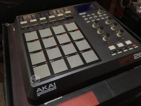 Controlador MIDI Akai MPD 26