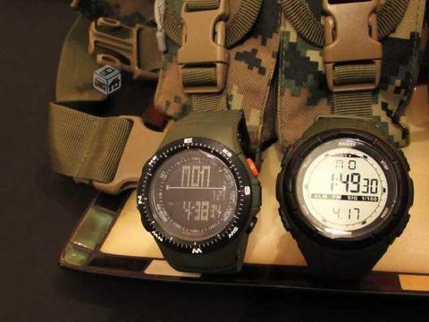 Reloj estilo militar
