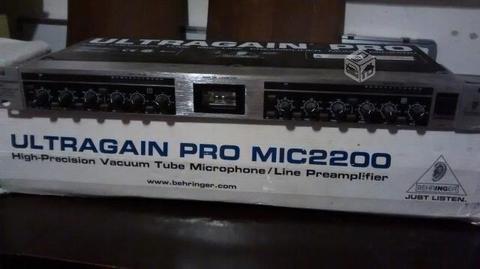 Preamplificador a tubo ultragain pro mic 2200