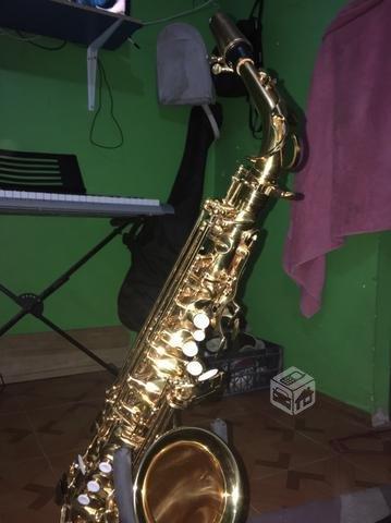Saxofón jason en Perfecto estado