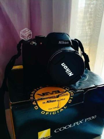 Cámara semiprofesional Nikon Coolpix p530