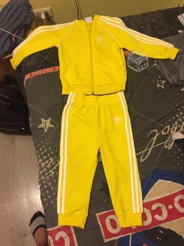 Buzo Adidas 18 meses