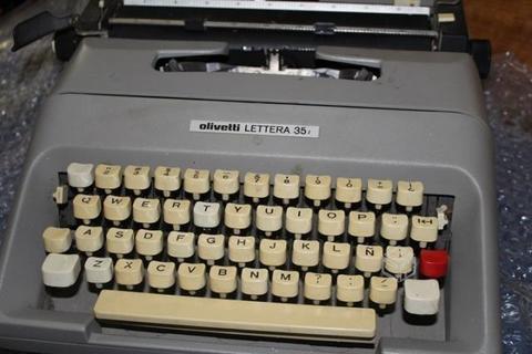 Máquina De Escribir Olivetti, Modelo Lettera 35, A