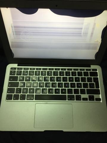 MacBook Air 11,6, pantalla quebrada
