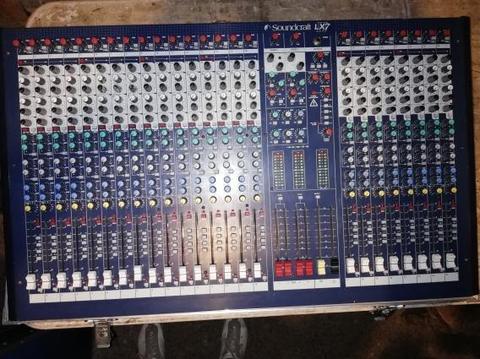 Consola Soundcraft LxII 24 Canales