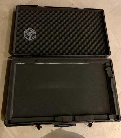 MCX8000+Magma Case