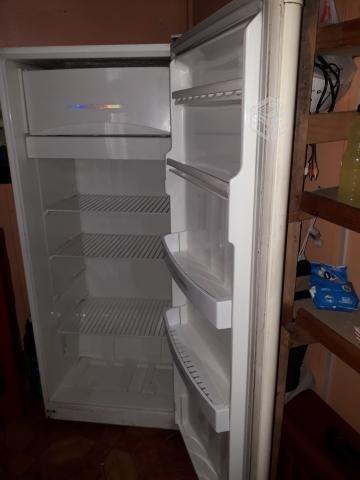 Refrigerador mademsa