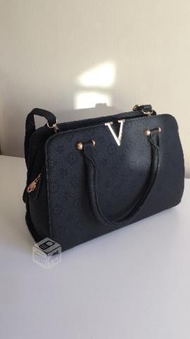 Cartera negra nueva