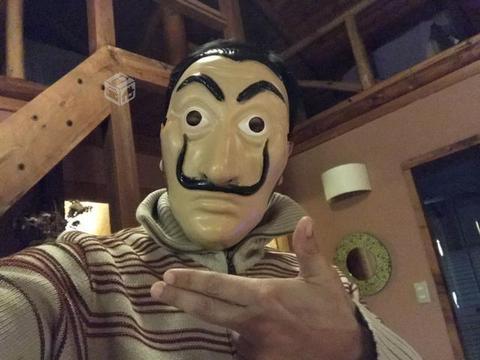 Máscara Dalí (casa de papel)