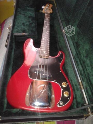 Bajo Fender Precision Bass