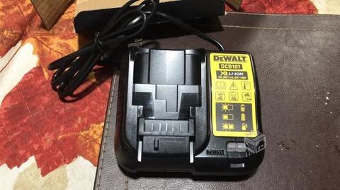 Cargador de baterías dewalt