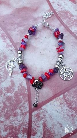 Pulsera amatista y coral con pentagrama y hada