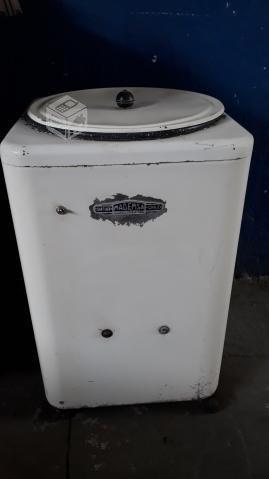 Antigua lavadora mademsa años 60 funcionando